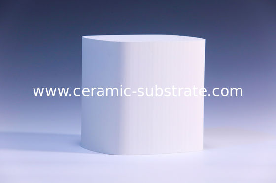 Substrat en céramique de catalyseur de nid d'abeilles de cordiérite pour l'épurateur de gaz d'échappement de voiture