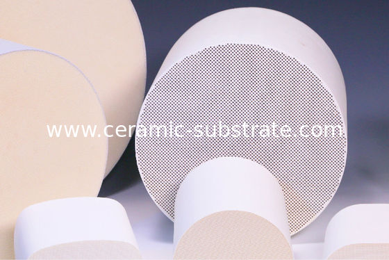 Porteur de céramique catalytique Résistance aux chocs thermiques Substrate de cordierite